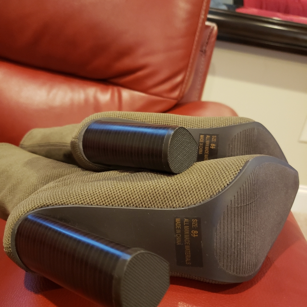 Size 8 1/2 Qupid boots NWT - Picture 2 of 4